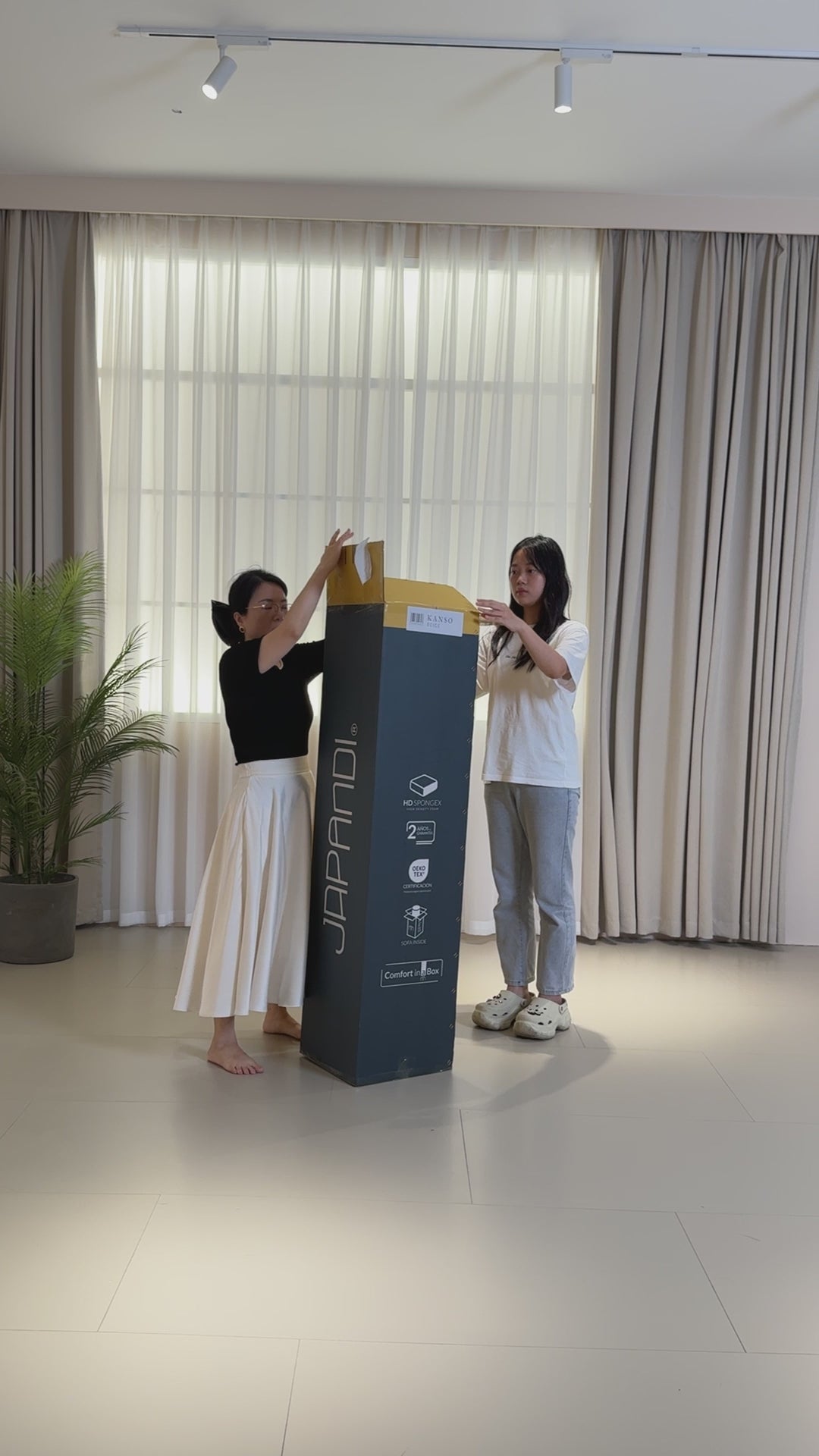 Cargar vídeo: Sofá KANSO Beige 2 plazas