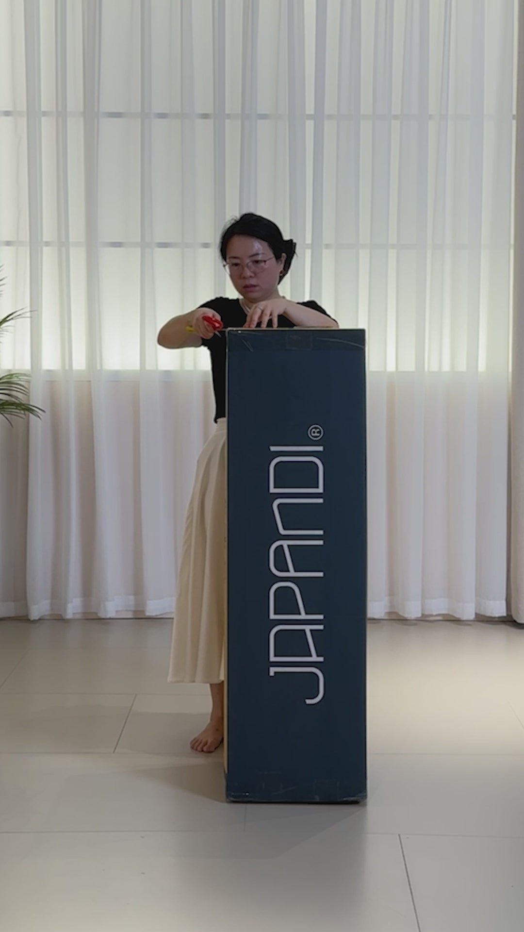 Cargar vídeo: Sofá NOA Light Grey 2 plazas